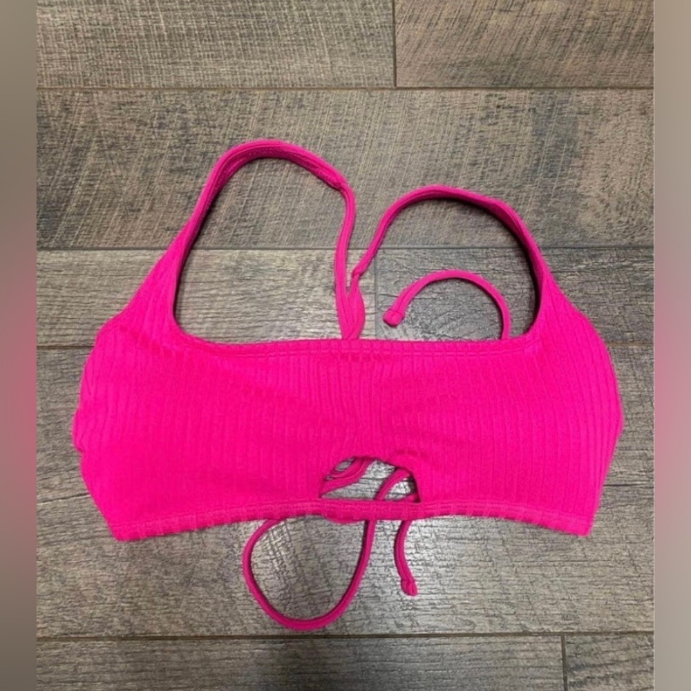 Ribbed bikini top
